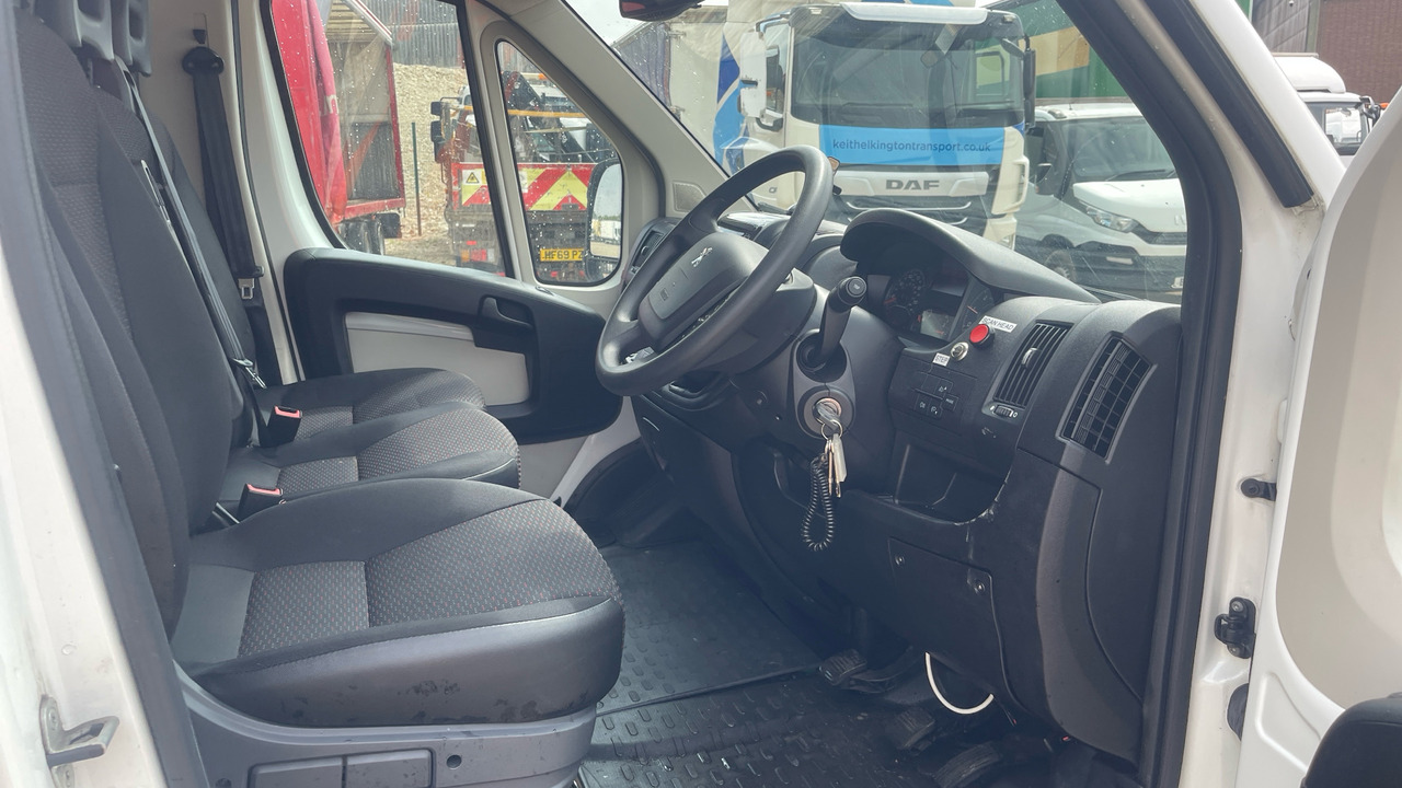 PEUGEOT BOXER 335 2.0 BLUE HDI 130PS - Van box: gambar 5 PEUGEOT BOXER 335 2.0 BLUE HDI 130PS - Van box: gambar 5