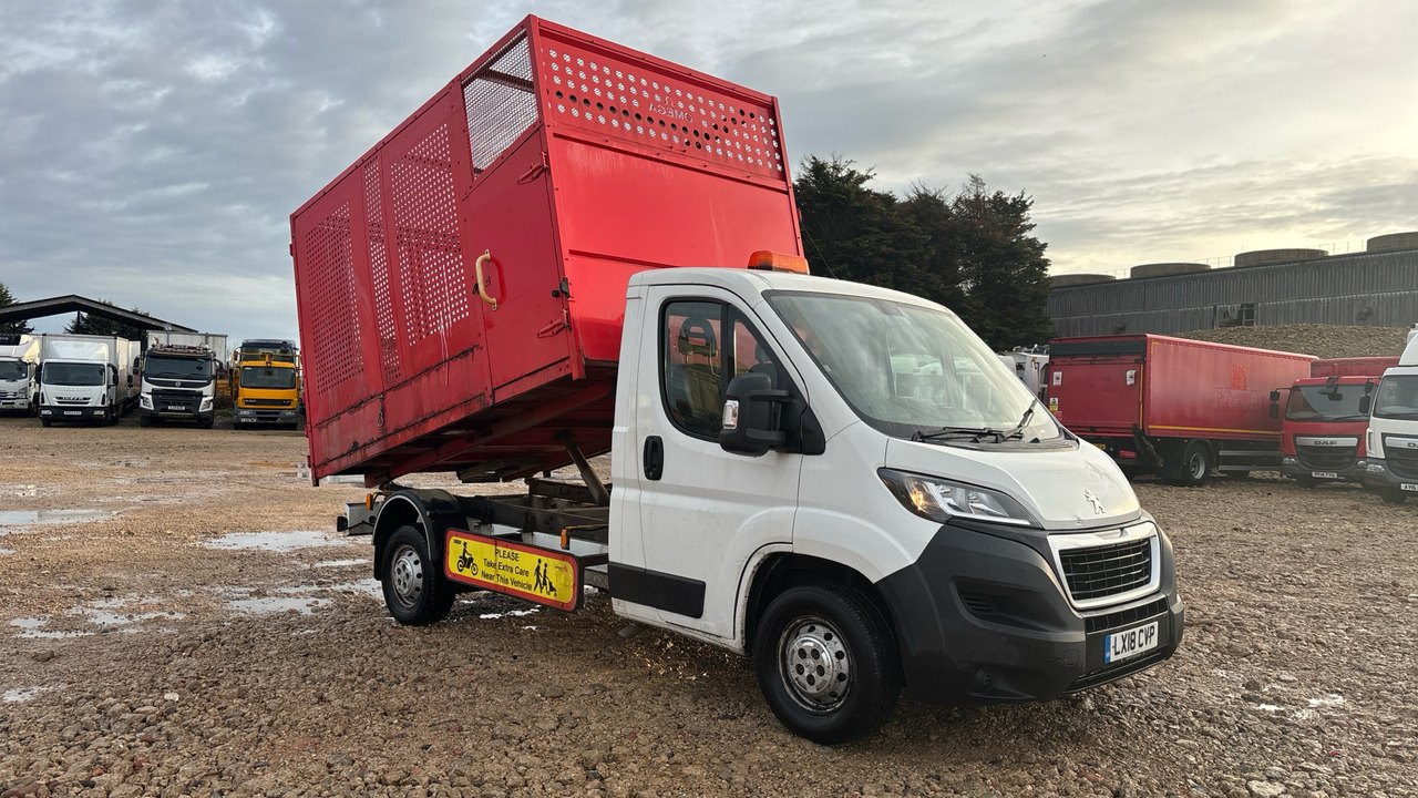 PEUGEOT BOXER 335 2.0 BLUEHDI 130PS PLUS - Van jungkit: gambar 1 PEUGEOT BOXER 335 2.0 BLUEHDI 130PS PLUS - Van jungkit: gambar 1