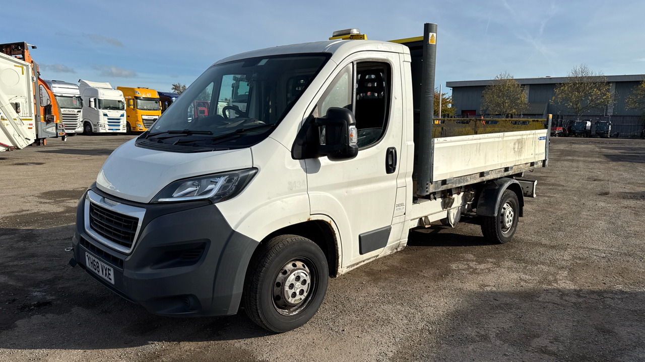 PEUGEOT BOXER 355 2.0 BlueHDi 130ps - Van jungkit: gambar 3 PEUGEOT BOXER 355 2.0 BlueHDi 130ps - Van jungkit: gambar 3