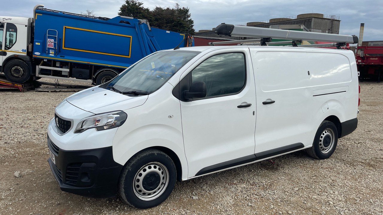 PEUGEOT EXPERT PROFESSIONAL 1200 1.5 BLUE HDI 100PS - Van kecil: gambar 2 PEUGEOT EXPERT PROFESSIONAL 1200 1.5 BLUE HDI 100PS - Van kecil: gambar 2