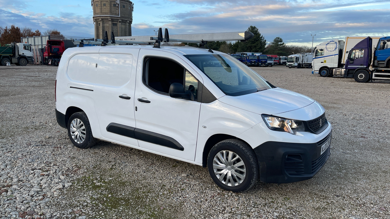 PEUGEOT PARTNER 850 1.5 BLUE HDI 100PS - Van kecil: gambar 1 PEUGEOT PARTNER 850 1.5 BLUE HDI 100PS - Van kecil: gambar 1