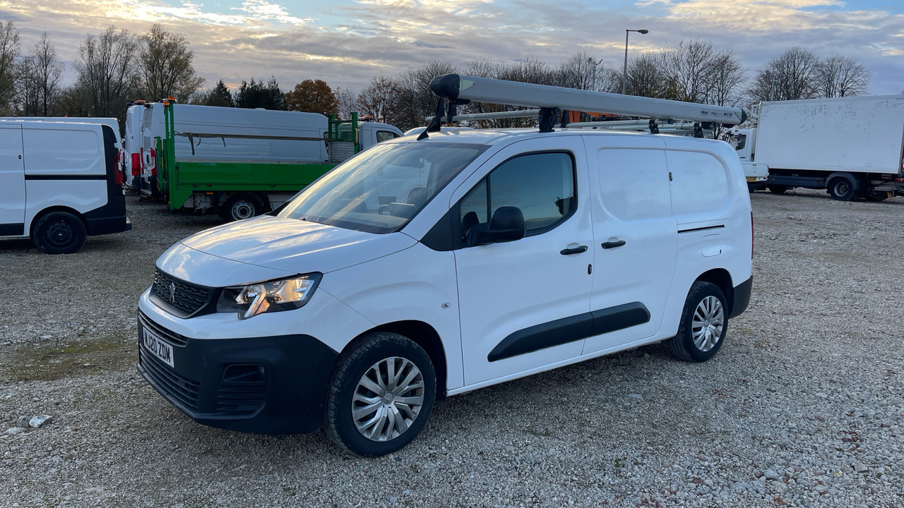 PEUGEOT PARTNER 850 1.5 BLUE HDI 100PS - Van kecil: gambar 2 PEUGEOT PARTNER 850 1.5 BLUE HDI 100PS - Van kecil: gambar 2