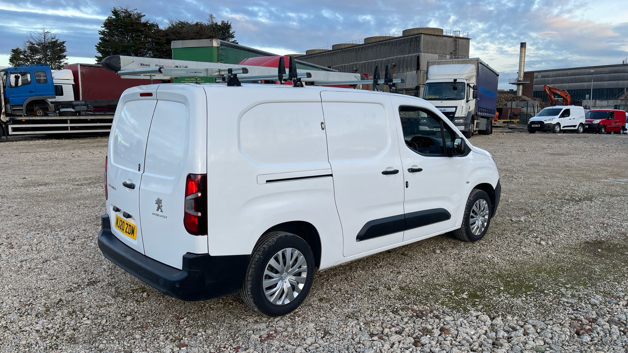 PEUGEOT PARTNER 850 1.5 BLUE HDI 100PS - Van kecil: gambar 4 PEUGEOT PARTNER 850 1.5 BLUE HDI 100PS - Van kecil: gambar 4