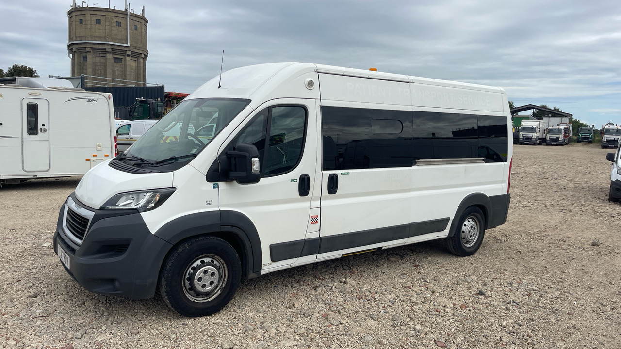 Peugeot Boxer 2.0 BLUEHDI 130PS - Ambulans: gambar 2 Peugeot Boxer 2.0 BLUEHDI 130PS - Ambulans: gambar 2