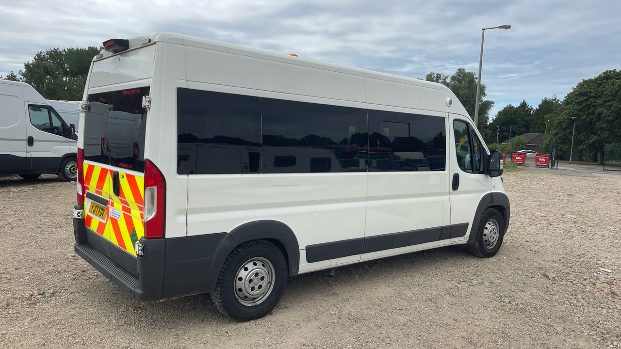 Peugeot Boxer 2.0 BLUEHDI 130PS - Ambulans: gambar 4 Peugeot Boxer 2.0 BLUEHDI 130PS - Ambulans: gambar 4