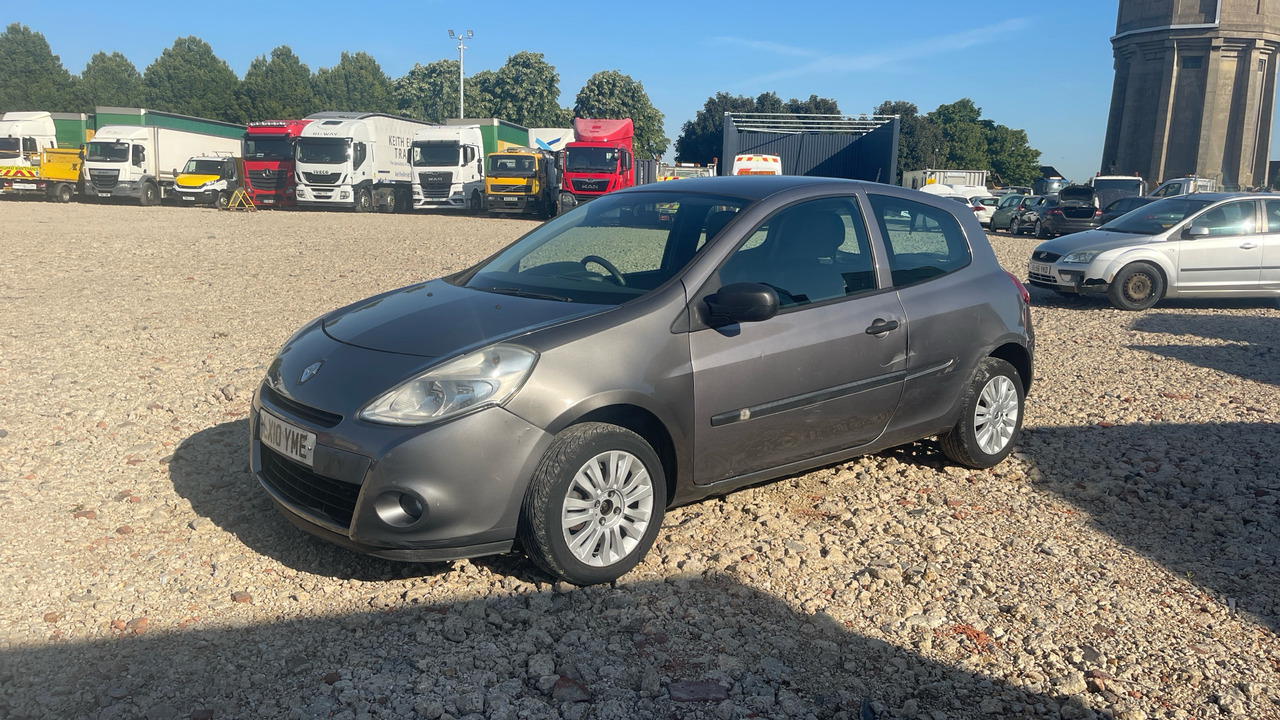 RENAULT CLIO 1.2 16V - Hatchback: gambar 2 RENAULT CLIO 1.2 16V - Hatchback: gambar 2