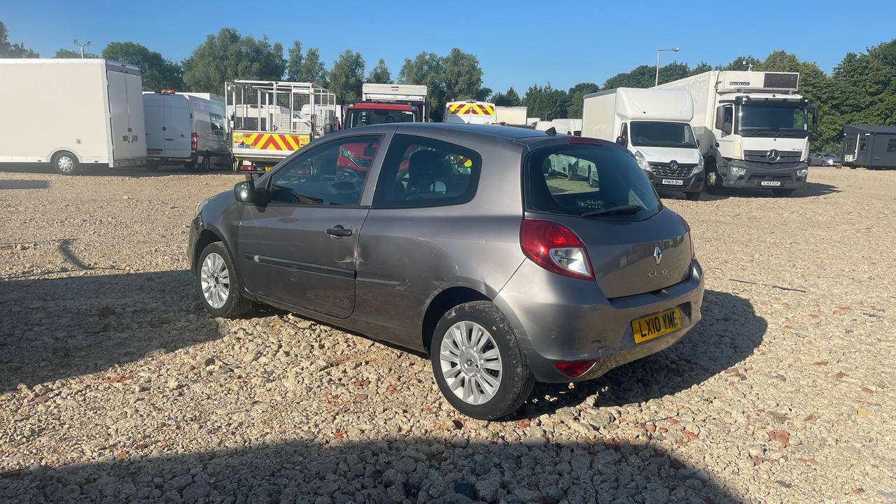 RENAULT CLIO 1.2 16V - Hatchback: gambar 3 RENAULT CLIO 1.2 16V - Hatchback: gambar 3