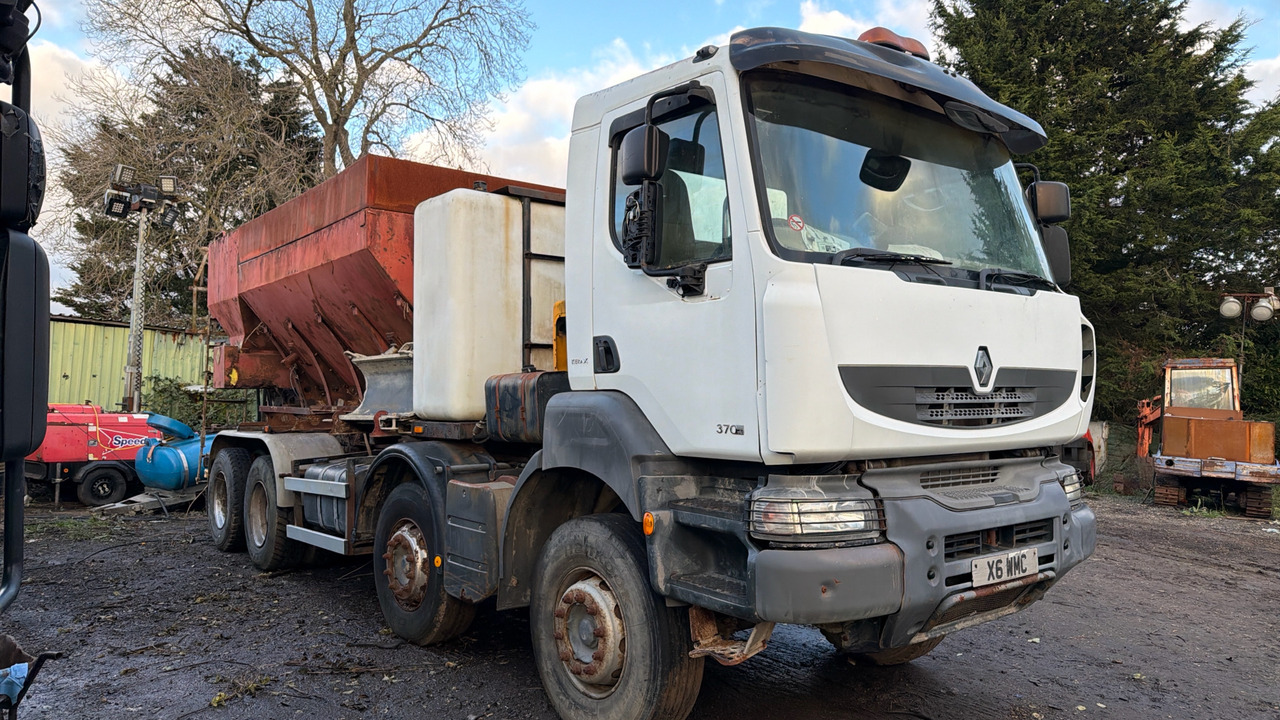 RENAULT DXI 370 - Aspal sprayer: gambar 1 RENAULT DXI 370 - Aspal sprayer: gambar 1