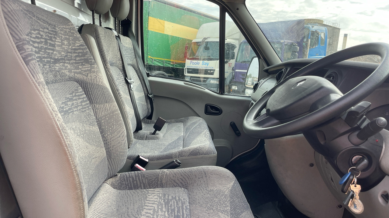 RENAULT MASTER 35 2.5 DCI 100PS - Van panel, Kendaraan Kota/ Khusus: gambar 5 RENAULT MASTER 35 2.5 DCI 100PS - Van panel, Kendaraan Kota/ Khusus: gambar 5