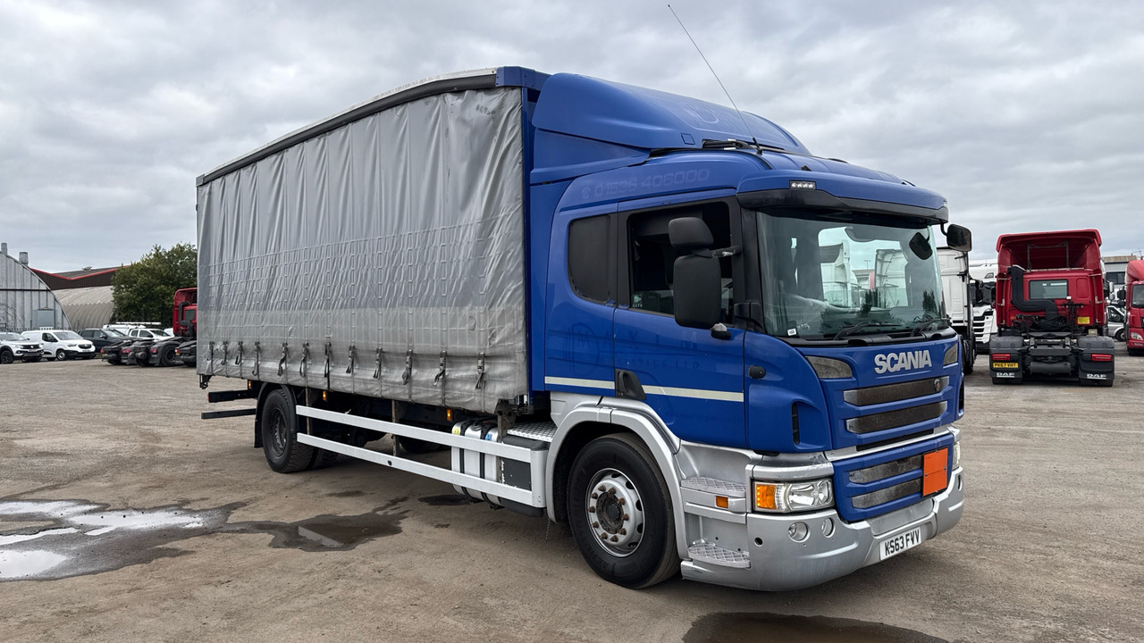 SCANIA P 230 - Truk dengan terpal samping: gambar 1 SCANIA P 230 - Truk dengan terpal samping: gambar 1