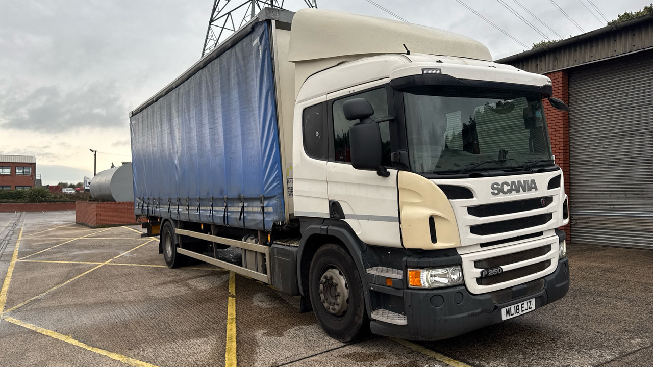 SCANIA P 250 - Truk dengan terpal samping: gambar 1 SCANIA P 250 - Truk dengan terpal samping: gambar 1
