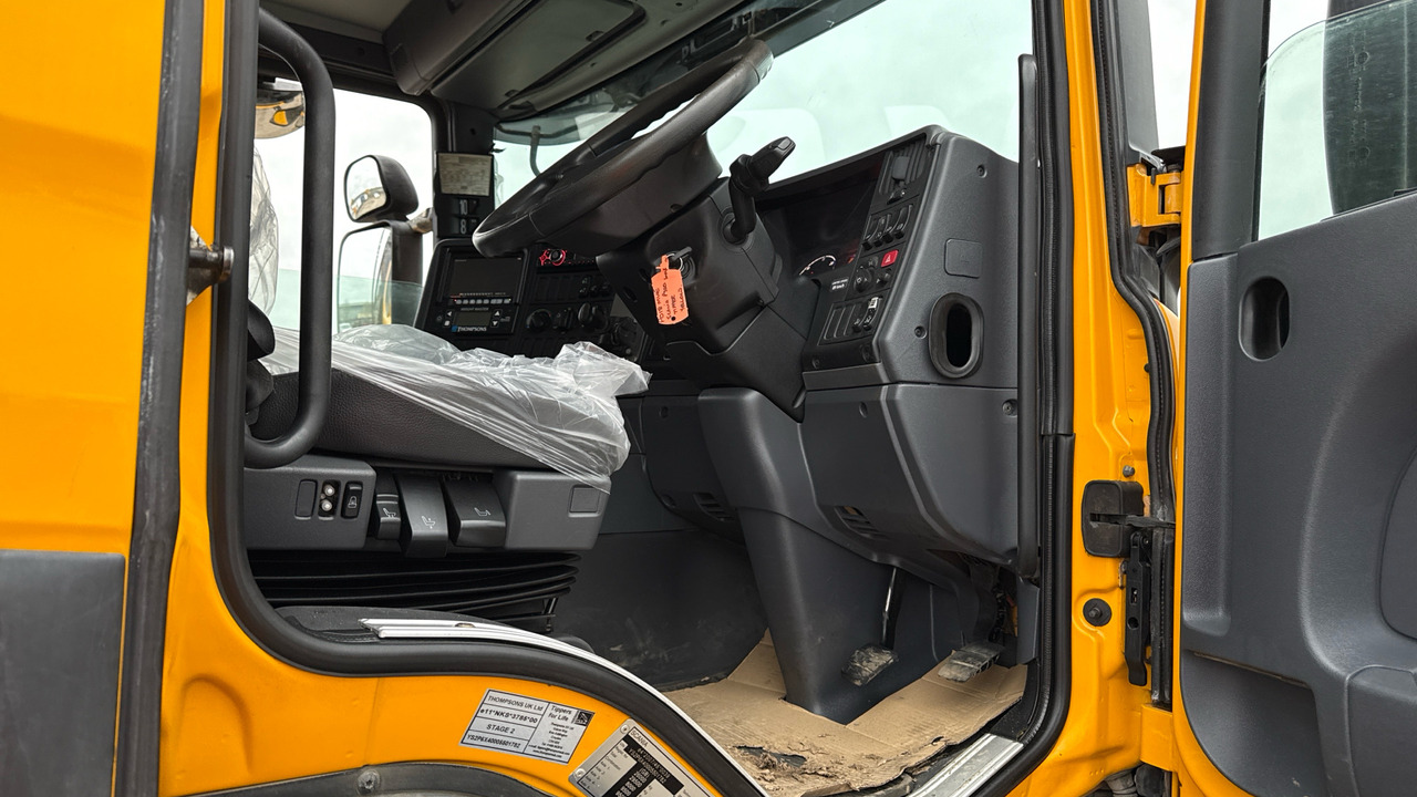 SCANIA P 320 - Truk jungkit: gambar 5 SCANIA P 320 - Truk jungkit: gambar 5