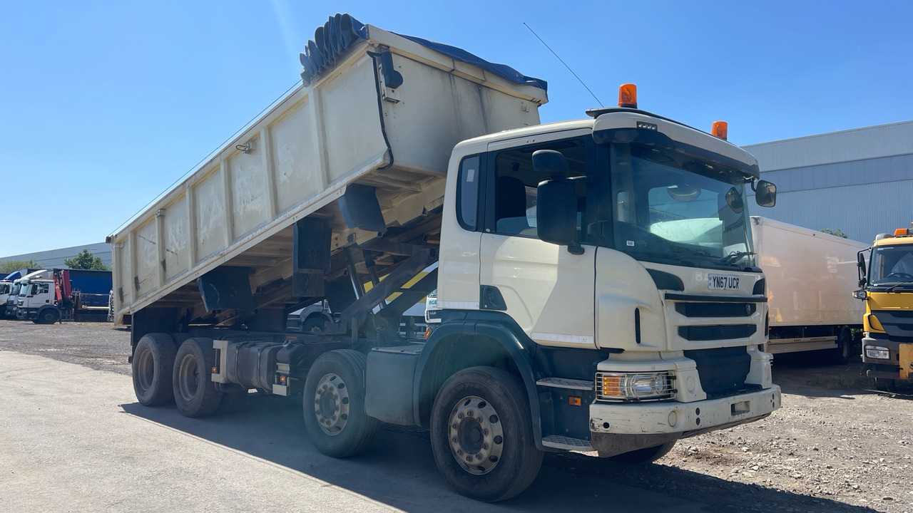 SCANIA P 370 - Truk jungkit: gambar 1 SCANIA P 370 - Truk jungkit: gambar 1