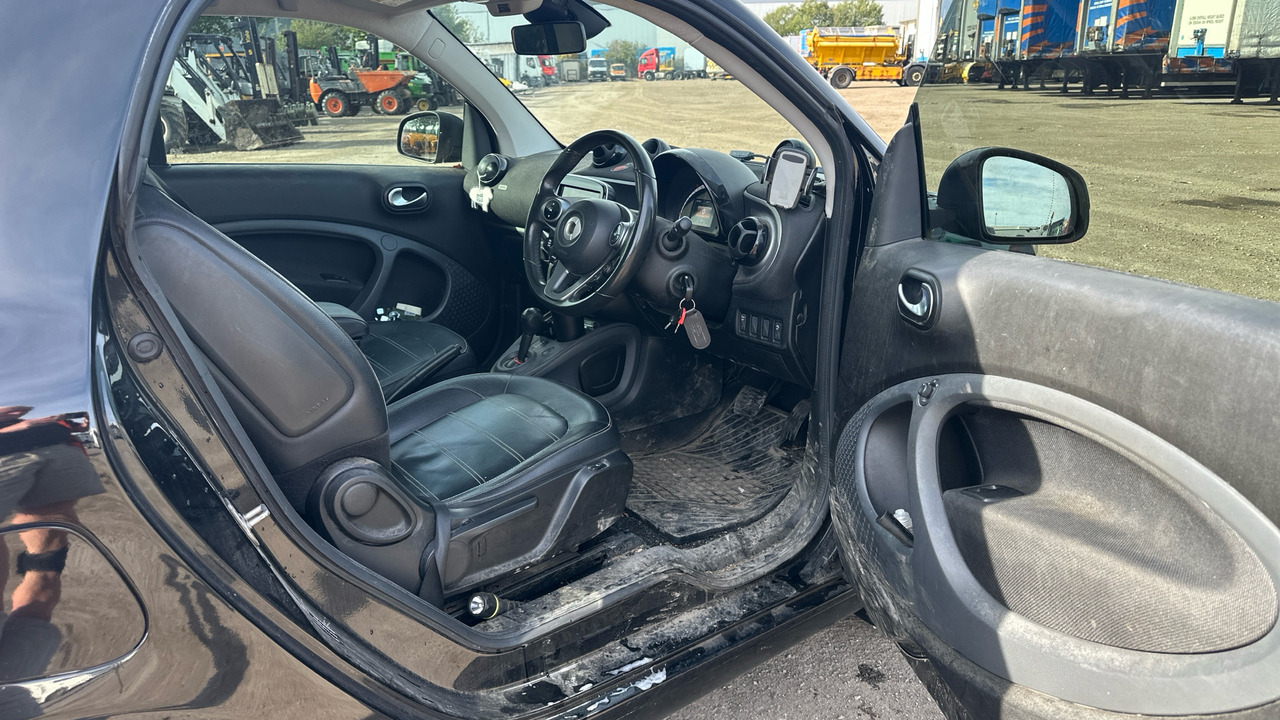 SMART FORTWO 0.9 TURBO PRIME PREMIUM - Coupe: gambar 5 SMART FORTWO 0.9 TURBO PRIME PREMIUM - Coupe: gambar 5