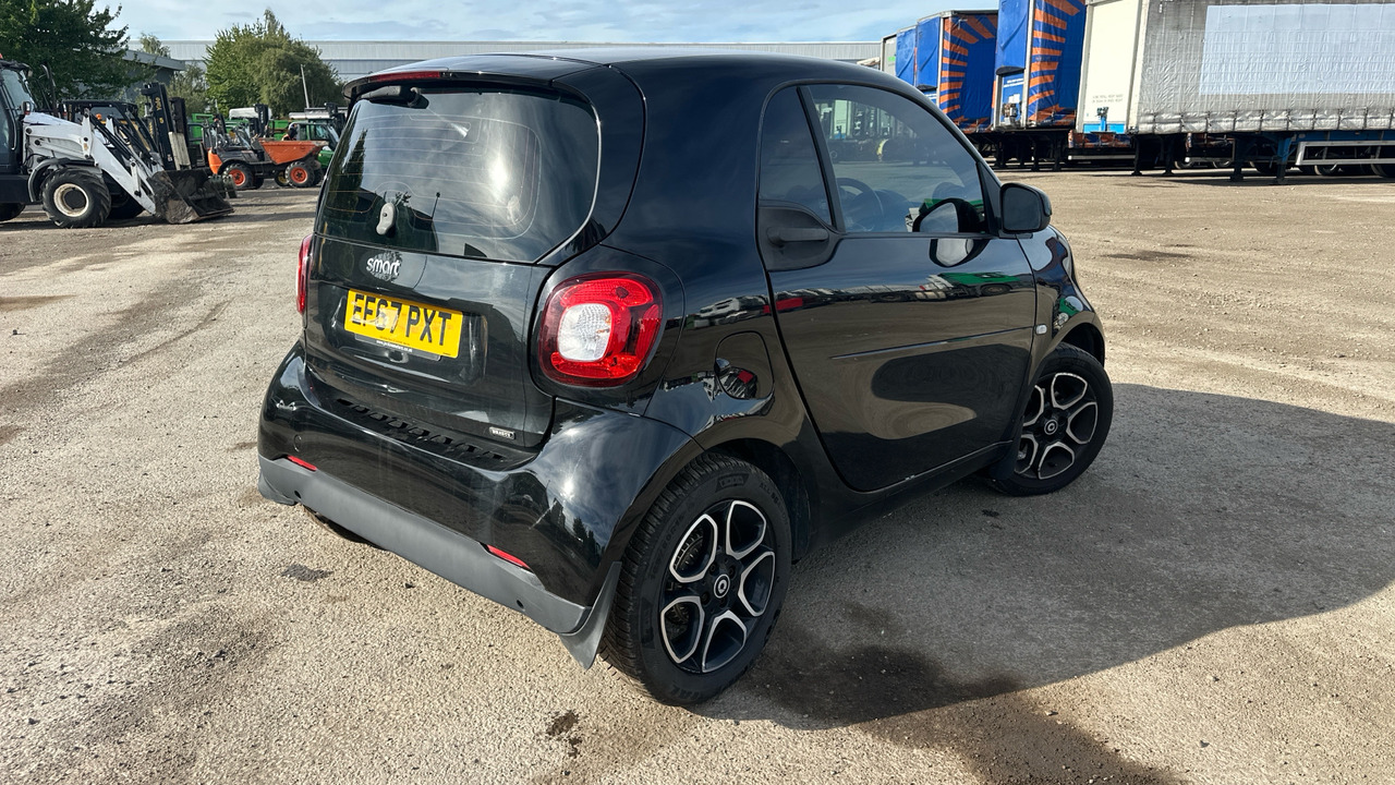 SMART FORTWO 0.9 TURBO PRIME PREMIUM - Coupe: gambar 4 SMART FORTWO 0.9 TURBO PRIME PREMIUM - Coupe: gambar 4