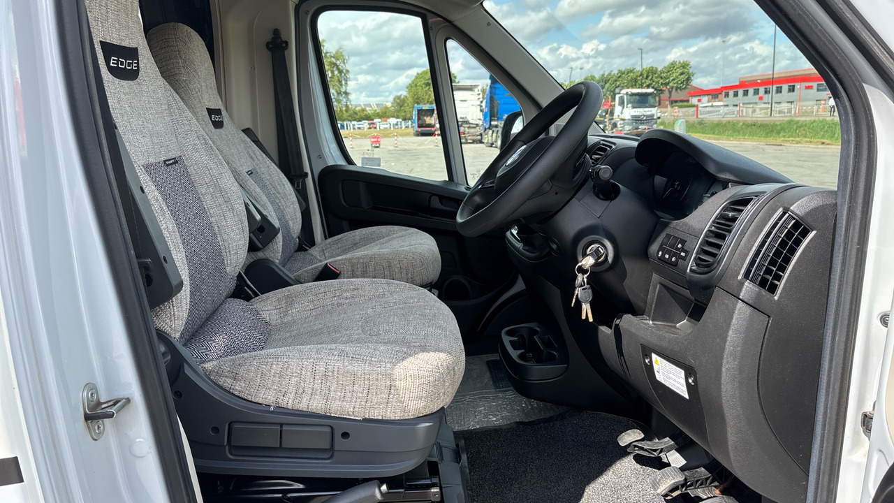 SWIFT EDGE 486 (FIAT DUCATO 3500KG) - Mobil rumah semi-terintegrasi: gambar 5 SWIFT EDGE 486 (FIAT DUCATO 3500KG) - Mobil rumah semi-terintegrasi: gambar 5