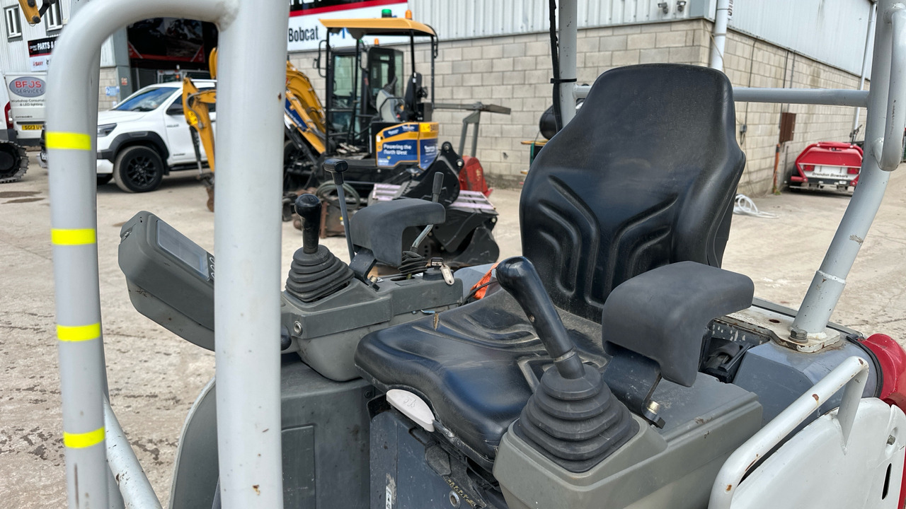 TAKEUCHI TB216 - Ekskavator mini: gambar 5 TAKEUCHI TB216 - Ekskavator mini: gambar 5