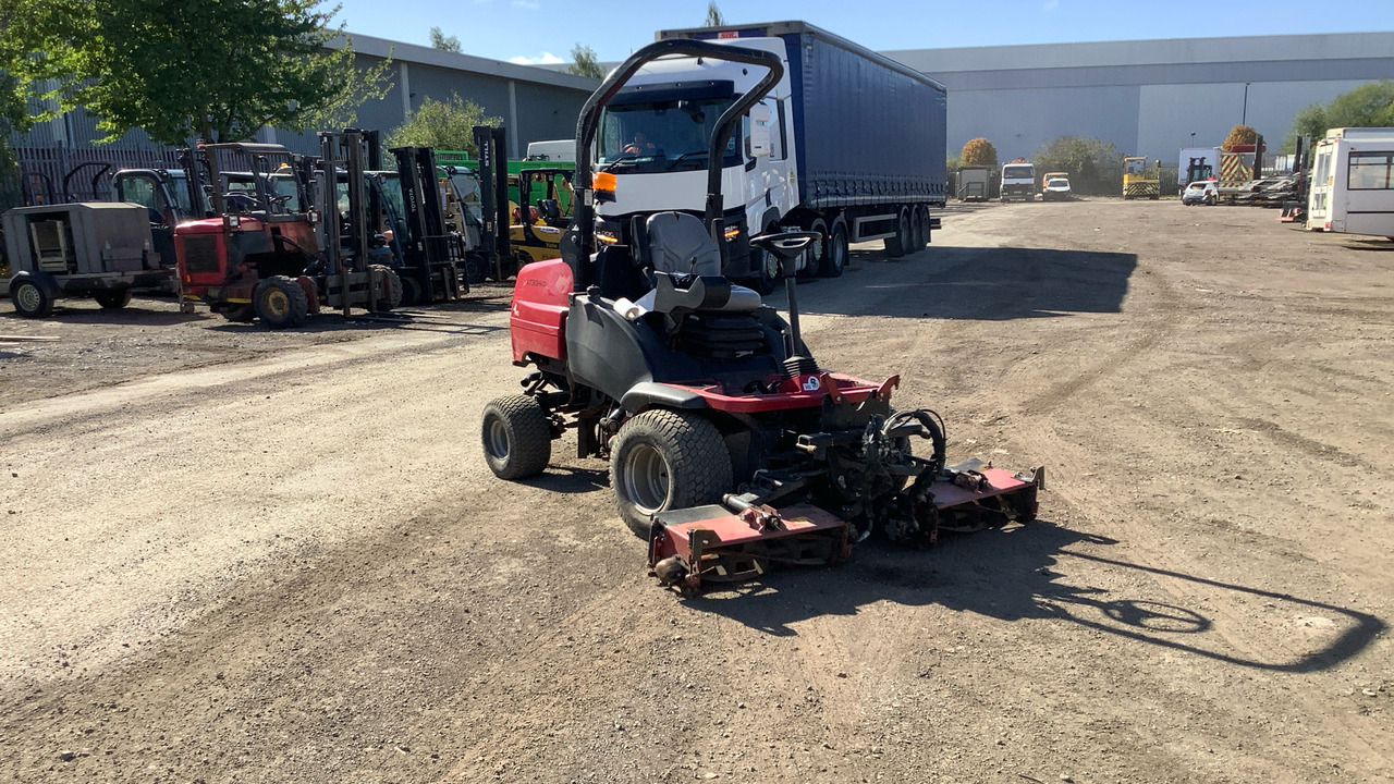 TORO LT3340 - Mesin pemotong rumput: gambar 2 TORO LT3340 - Mesin pemotong rumput: gambar 2