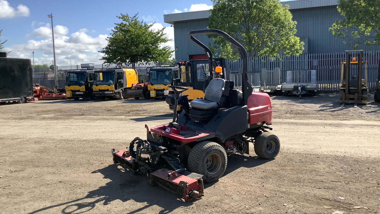 TORO LT3340 - Mesin pemotong rumput: gambar 1 TORO LT3340 - Mesin pemotong rumput: gambar 1
