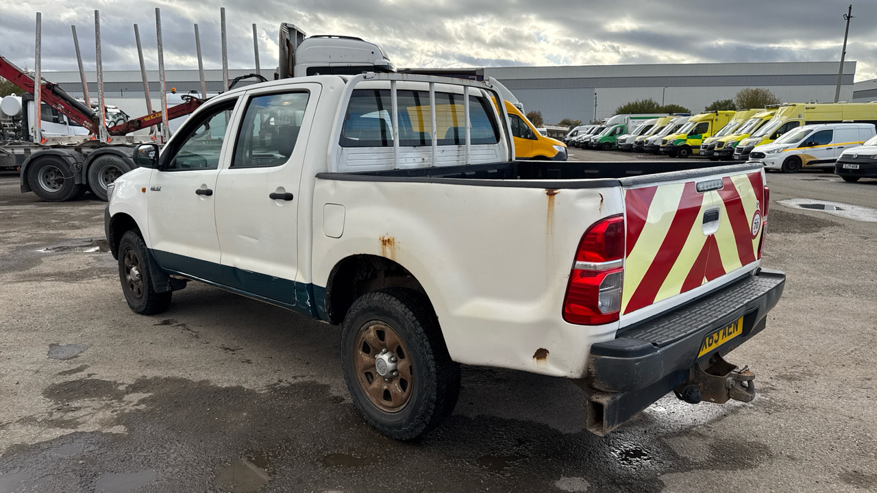 TOYOTA HILUX  2.5 D-4D 144PS - Truk pikap, Van kombi: gambar 3 TOYOTA HILUX  2.5 D-4D 144PS - Truk pikap, Van kombi: gambar 3