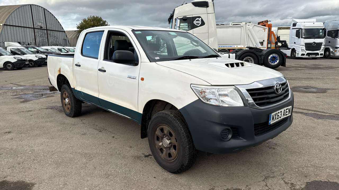 TOYOTA HILUX  2.5 D-4D 144PS - Truk pikap, Van kombi: gambar 1 TOYOTA HILUX  2.5 D-4D 144PS - Truk pikap, Van kombi: gambar 1