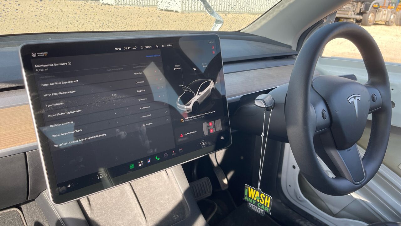 Hatchback Tesla Model Y LONG RANGE AWD: gambar 7 Hatchback Tesla Model Y LONG RANGE AWD: gambar 7