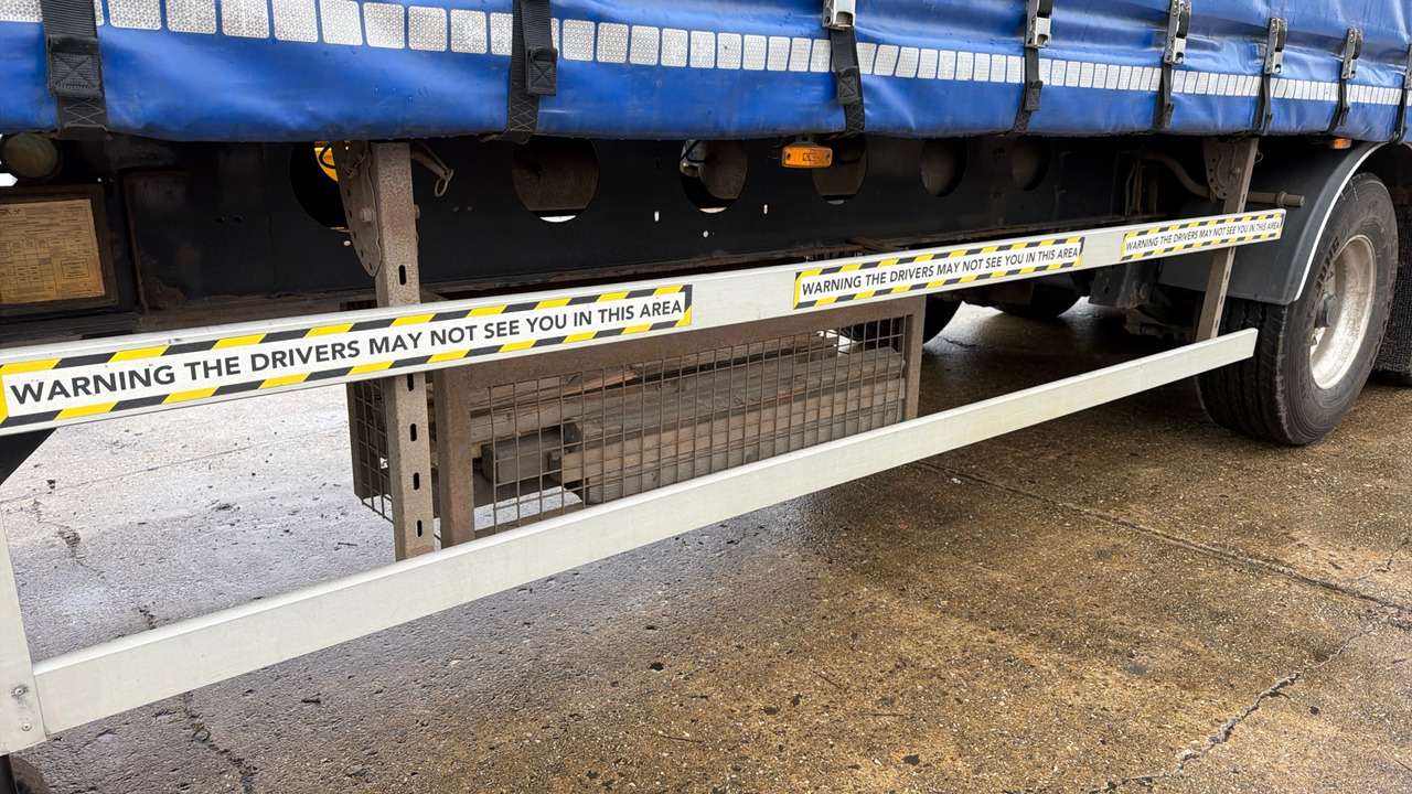 Trailer SDC CURTAINSIDE: gambar 10 Trailer SDC CURTAINSIDE: gambar 10