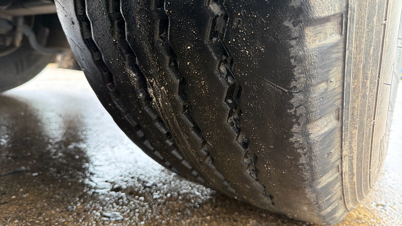 Trailer SDC CURTAINSIDE: gambar 16 Trailer SDC CURTAINSIDE: gambar 16