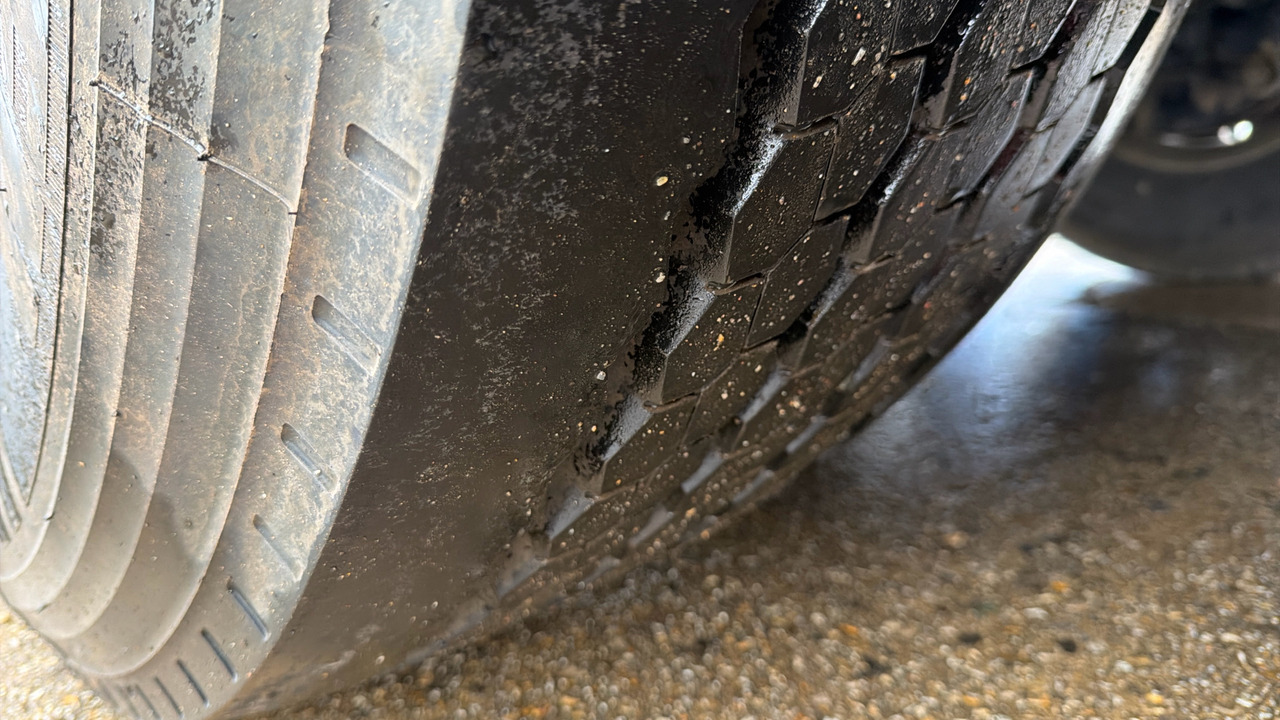 Trailer SDC CURTAINSIDE: gambar 18 Trailer SDC CURTAINSIDE: gambar 18