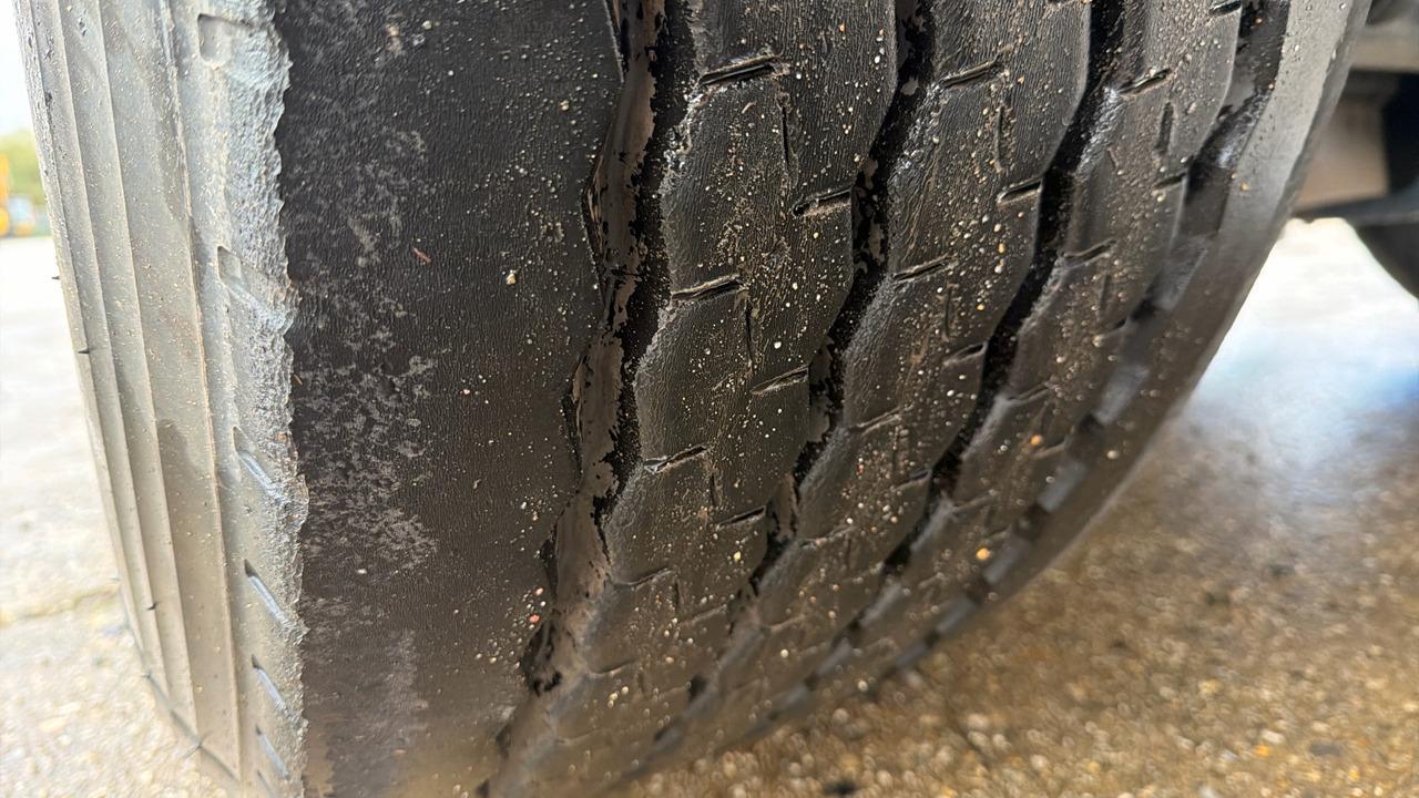 Trailer SDC CURTAINSIDE: gambar 17 Trailer SDC CURTAINSIDE: gambar 17