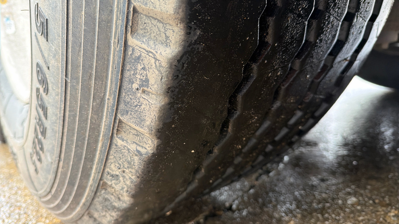 Trailer SDC CURTAINSIDE: gambar 15 Trailer SDC CURTAINSIDE: gambar 15