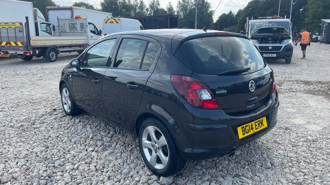 VAUXHALL CORSA 1.4 SXI - Hatchback: gambar 3 VAUXHALL CORSA 1.4 SXI - Hatchback: gambar 3