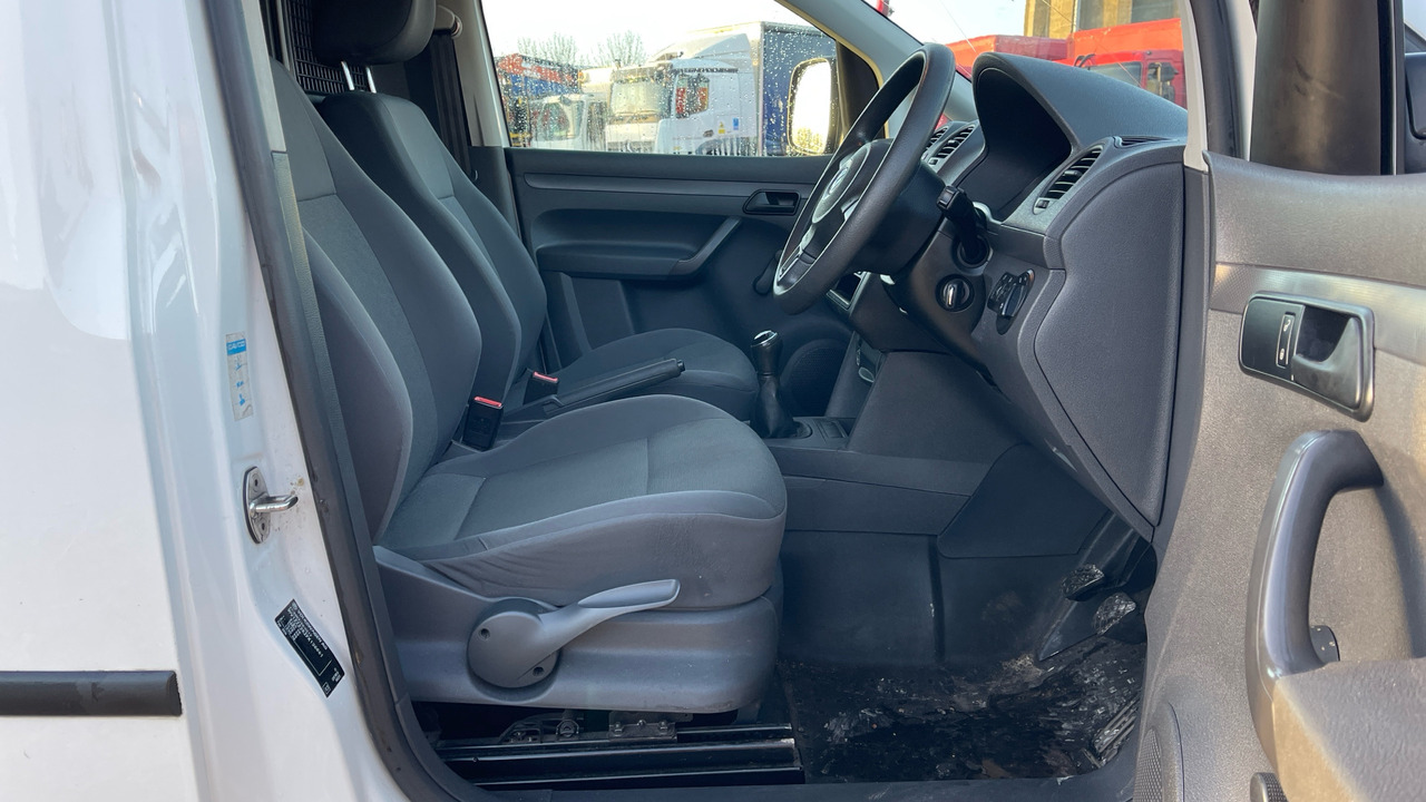 VOLKSWAGEN CADDY C20 STARTLINE 1.6 TDI 75PS - Van kecil: gambar 5 VOLKSWAGEN CADDY C20 STARTLINE 1.6 TDI 75PS - Van kecil: gambar 5