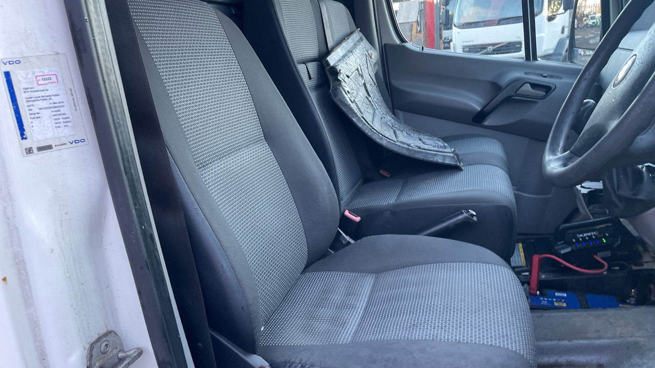 VOLKSWAGEN CRAFTER CR50 PLUS 2.5 TDI - Van panel: gambar 5 VOLKSWAGEN CRAFTER CR50 PLUS 2.5 TDI - Van panel: gambar 5