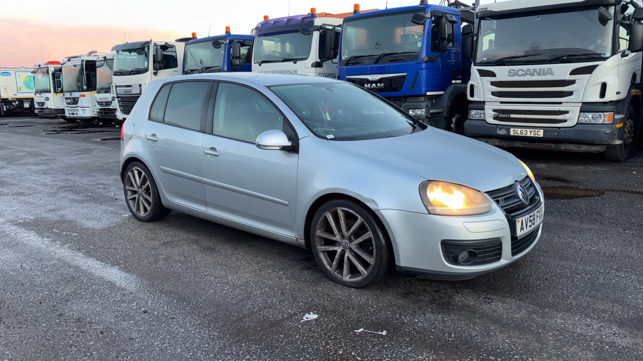 VOLKSWAGEN GOLF 2.0 GT Sport TDI 170 DPF - Hatchback: gambar 1 VOLKSWAGEN GOLF 2.0 GT Sport TDI 170 DPF - Hatchback: gambar 1