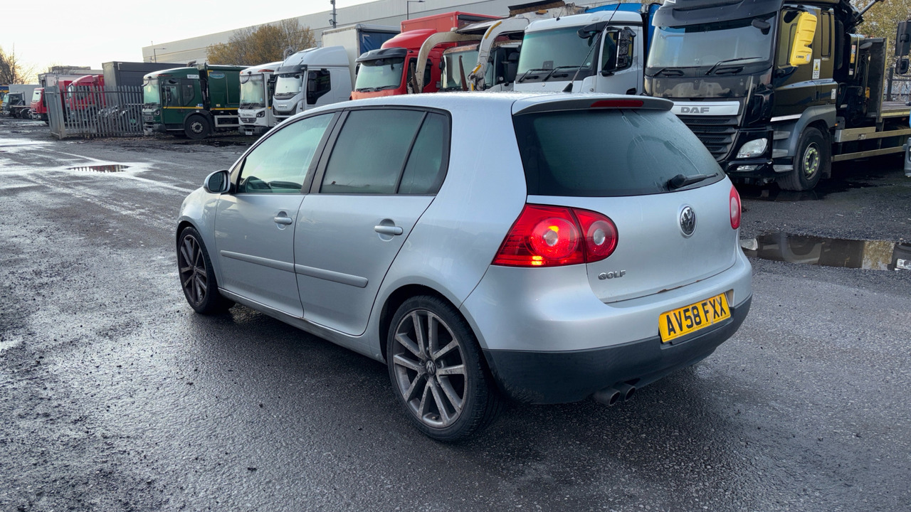 VOLKSWAGEN GOLF 2.0 GT Sport TDI 170 DPF - Hatchback: gambar 3 VOLKSWAGEN GOLF 2.0 GT Sport TDI 170 DPF - Hatchback: gambar 3