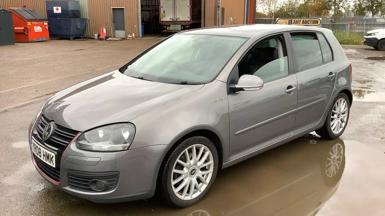 VOLKSWAGEN GOLF GT 2.0 TDI 140PS - Hatchback: gambar 2 VOLKSWAGEN GOLF GT 2.0 TDI 140PS - Hatchback: gambar 2