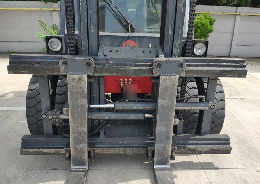 Dan Truck 9680 DD - Forklift diesel: gambar 4 Dan Truck 9680 DD - Forklift diesel: gambar 4