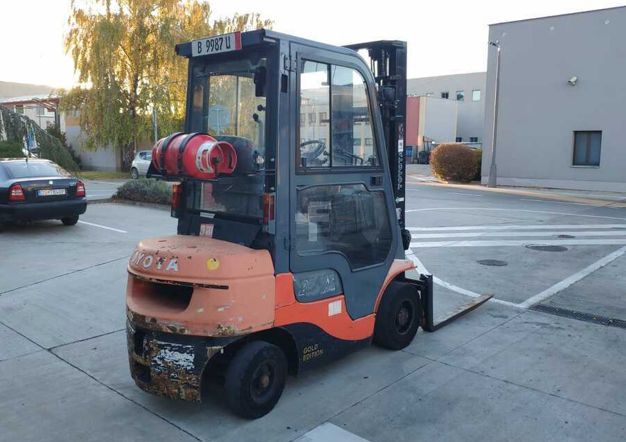 Toyota 7FGF25 - Forklift LPG: gambar 3 Toyota 7FGF25 - Forklift LPG: gambar 3