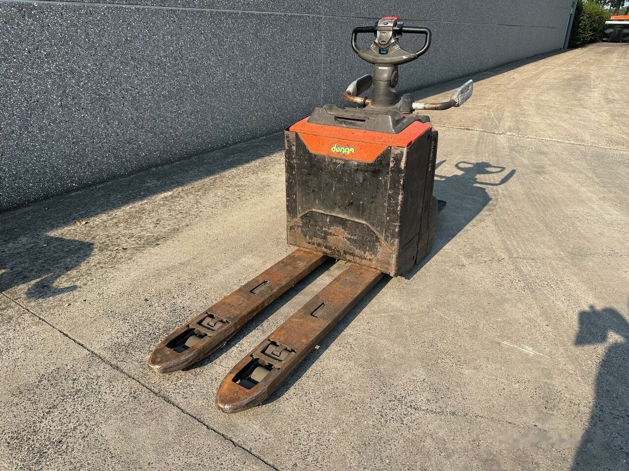 Toyota LPE20 - Truk pallet: gambar 3 Toyota LPE20 - Truk pallet: gambar 3