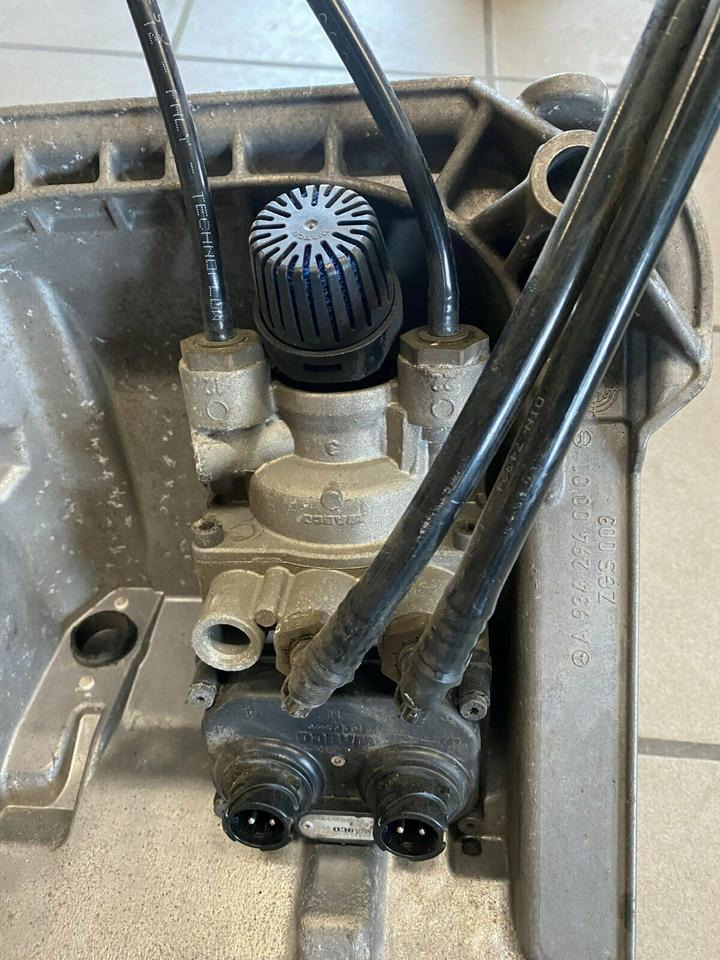 Actros MP2 Fußbremsventil A 934 294 00 01 WABCO 4800010110 - Katup rem untuk Truk: gambar 2 Actros MP2 Fußbremsventil A 934 294 00 01 WABCO 4800010110 - Katup rem untuk Truk: gambar 2