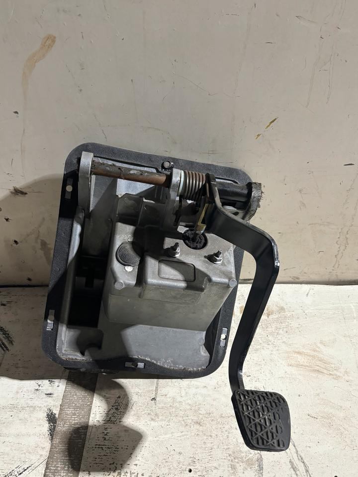 Atego 4 EU6 WABCO Fußbremsventil / Bremsventil A0044311806 - Katup rem untuk Truk: gambar 2 Atego 4 EU6 WABCO Fußbremsventil / Bremsventil A0044311806 - Katup rem untuk Truk: gambar 2