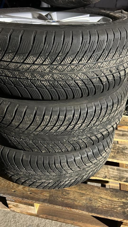 BMW X5 Winterreifen + Felgen 225/60R18 - Roda untuk Mobil: gambar 2 BMW X5 Winterreifen + Felgen 225/60R18 - Roda untuk Mobil: gambar 2