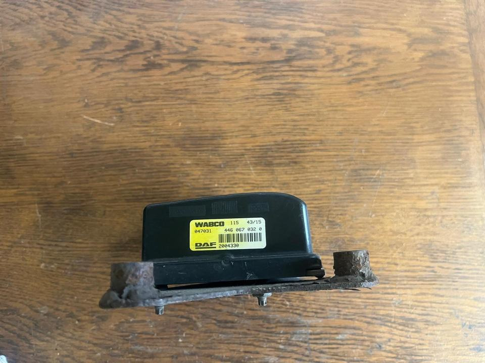 DAF Radarsensor 2004330 WABCO 4460670320 - Sensor untuk Truk: gambar 4 DAF Radarsensor 2004330 WABCO 4460670320 - Sensor untuk Truk: gambar 4