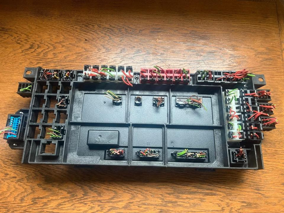 IVECO Sicherungskasten Multiplex System Body Computer 504360323 - Sekring untuk Truk: gambar 3 IVECO Sicherungskasten Multiplex System Body Computer 504360323 - Sekring untuk Truk: gambar 3