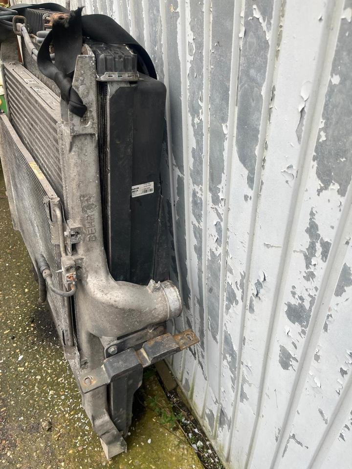 IVECO Stralis Kühlerpaket Wasserkühler Radiator Kühler 41214781 - Radiator untuk Truk: gambar 2 IVECO Stralis Kühlerpaket Wasserkühler Radiator Kühler 41214781 - Radiator untuk Truk: gambar 2