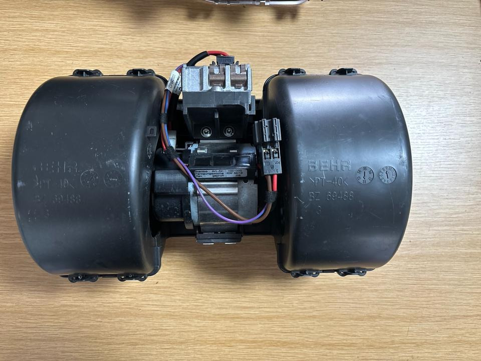 MAN BEHR BOSCH Innen Heizlüfter 9140010500 / H1968002 - Pemanasan/ Ventilasi untuk Truk: gambar 1 MAN BEHR BOSCH Innen Heizlüfter 9140010500 / H1968002 - Pemanasan/ Ventilasi untuk Truk: gambar 1