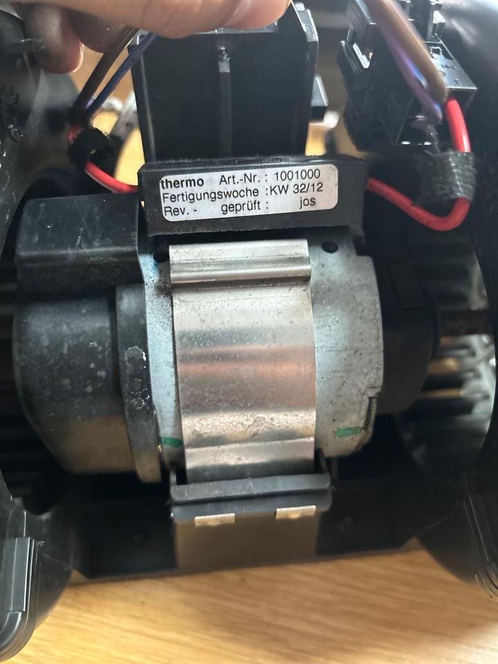 MAN BEHR BOSCH Innen Heizlüfter 9140010500 / H1968002 - Pemanasan/ Ventilasi untuk Truk: gambar 3 MAN BEHR BOSCH Innen Heizlüfter 9140010500 / H1968002 - Pemanasan/ Ventilasi untuk Truk: gambar 3