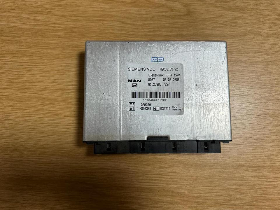MAN SIEMENS VDO ELEKTRONIK FFR Steuergerät 81.25805.7057 - ECU untuk Truk: gambar 1 MAN SIEMENS VDO ELEKTRONIK FFR Steuergerät 81.25805.7057 - ECU untuk Truk: gambar 1