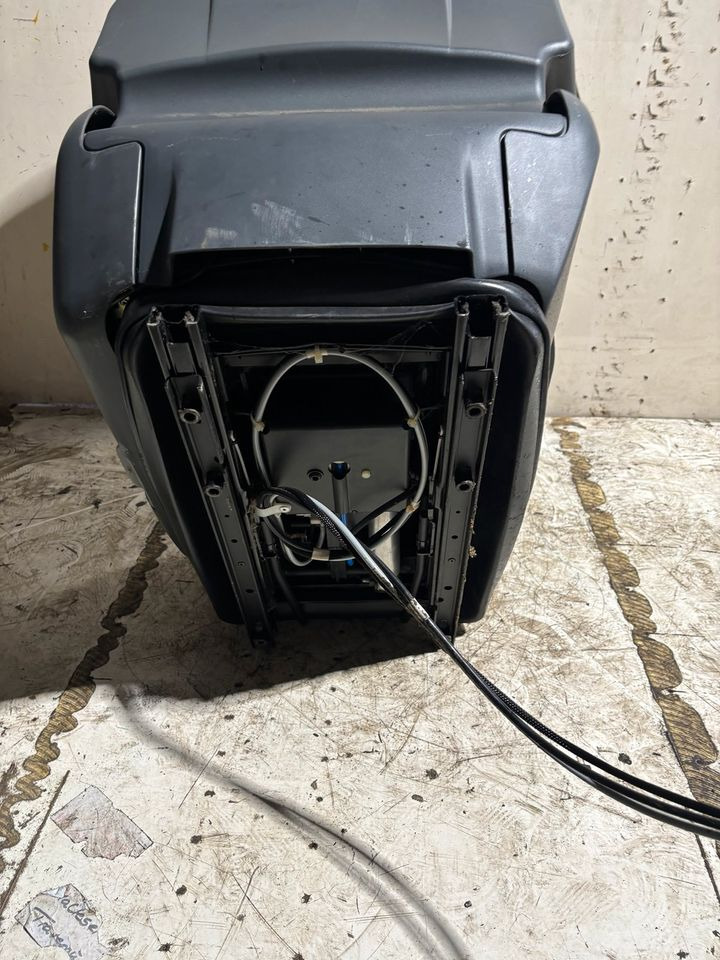 MAN TGL Euro 5/6 Fahrersitz mit Luft und elektrisch - Tempat duduk untuk Truk: gambar 5 MAN TGL Euro 5/6 Fahrersitz mit Luft und elektrisch - Tempat duduk untuk Truk: gambar 5